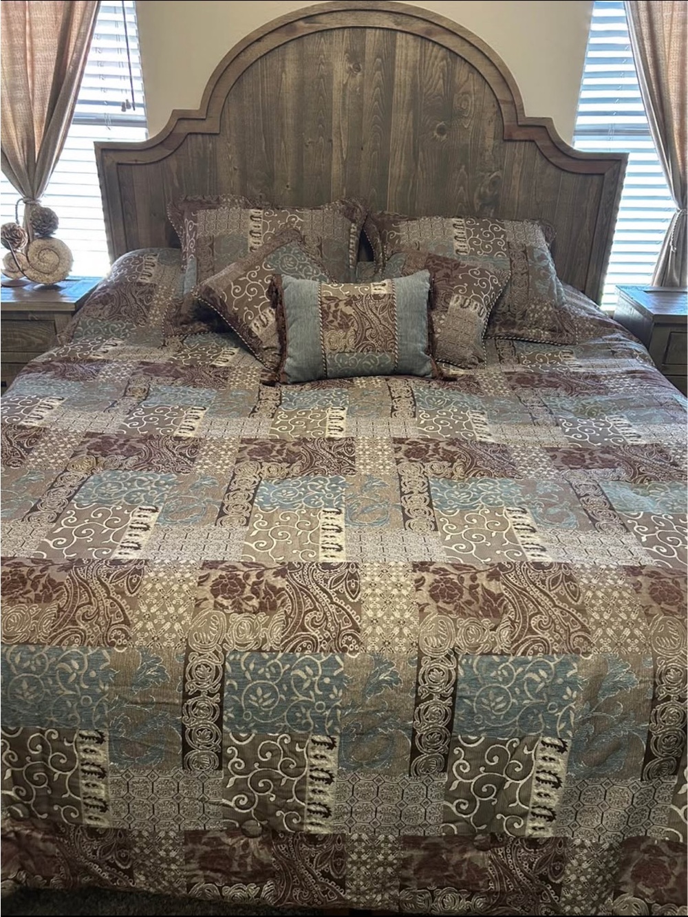 Croscilll Galleria Jacquard Brown Queen Comforter & Bed Skirt